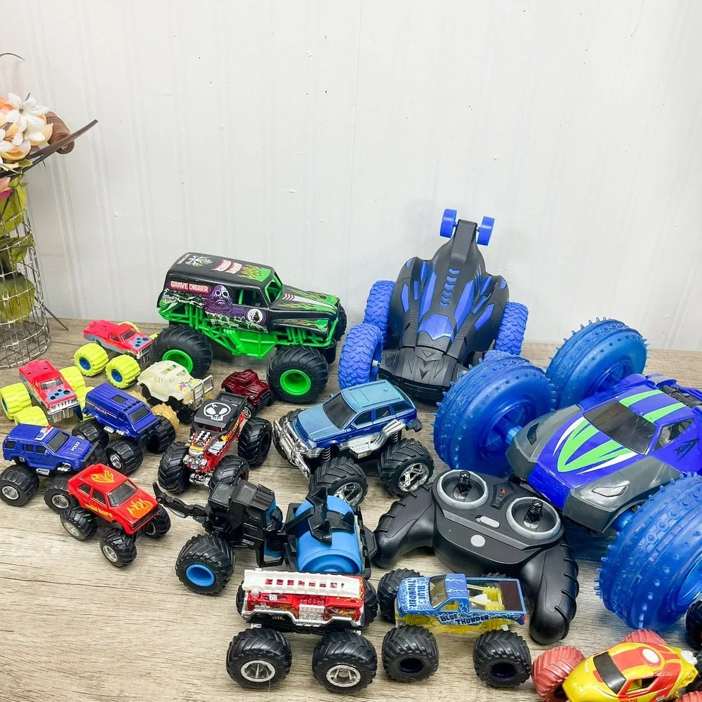 Monster Jam Truck Lot Grave Digger Blue Thunder RC Stunt Cars Hot Wheels 15pc